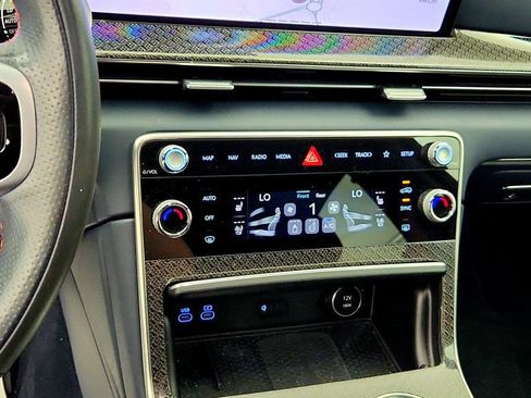 Used 2025 Genesis GV80 3.5T e-SC AWD/4WD image 17