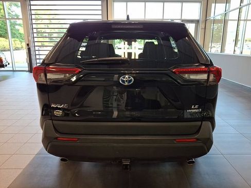 Used 2019 Toyota RAV4 LE w/ Carpet Mat Package AWD/4WD image 5