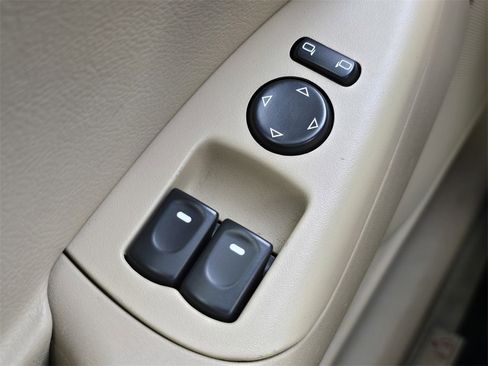 Used 2006 Chevrolet Corvette Convertible w/ Preferred Equipment Group image 29