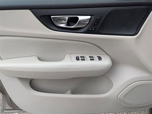 Used 2020 Volvo V60 T5 Cross Country w/ Protection Package Premier image 24