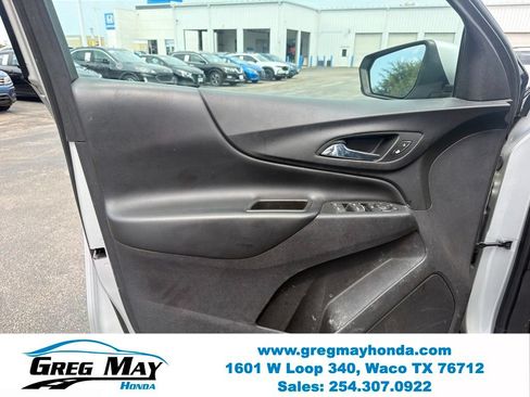 Used 2020 Chevrolet Equinox LT w/ LPO, Floor Liner Package FWD image 10