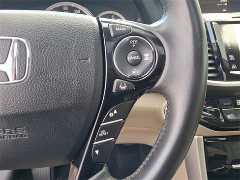 Used 2016 Honda Accord Touring image 23
