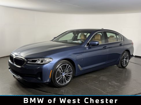 Certified 2023 BMW 530e xDrive w/ Premium Package AWD/4WD image 1