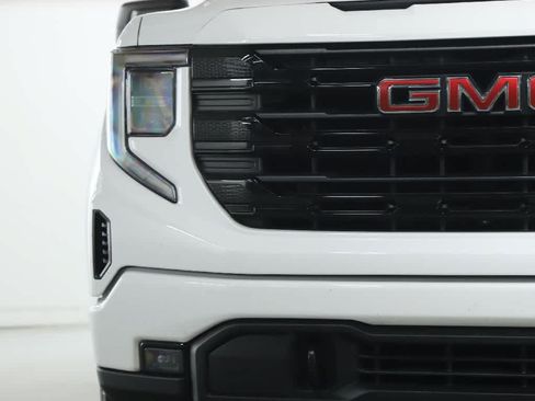 Used 2024 GMC Sierra 1500 Elevation AWD/4WD image 6