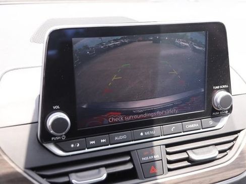 Certified 2025 Nissan Altima 2.5 SV FWD image 16
