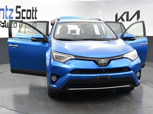 Used 2018 Toyota RAV4 Limited w/ Advanced Technology Package AWD/4WD image 25