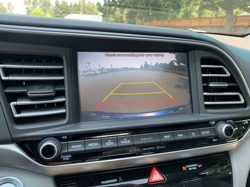 Used 2020 Hyundai Elantra Limited w/ Ultimate Package 03 FWD image 17