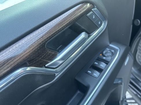 Used 2024 Chevrolet Silverado 1500 LT Trail Boss w/ Convenience Package II image 10