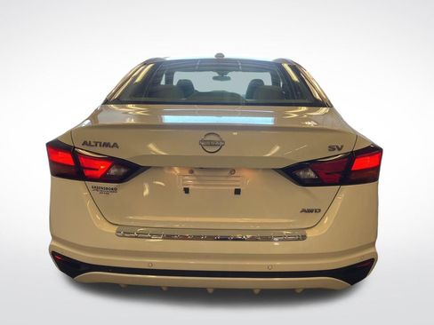 Used 2023 Nissan Altima 2.5 SV AWD/4WD image 4