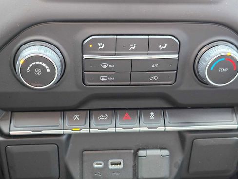 Used 2022 Chevrolet Silverado 1500 Custom AWD/4WD image 33