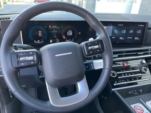 Used 2025 Hyundai Santa Fe SE image 22