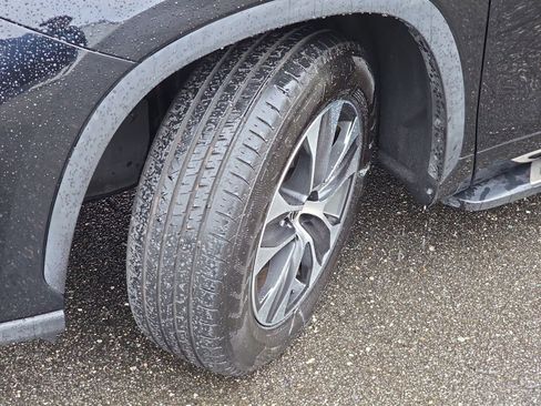 Used 2023 Toyota Highlander XLE image 42