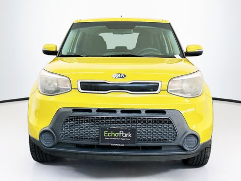 Used 2014 Kia Soul + image 2