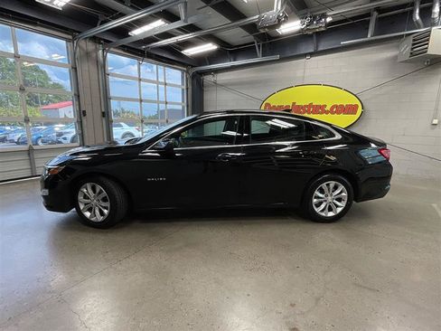 Used 2023 Chevrolet Malibu LT FWD image 2