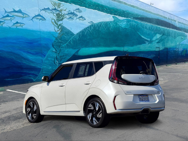 Used 2023 Kia Soul GT-Line FWD image 2