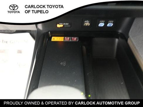 Used 2025 Toyota Camry LE w/ Convenience Package image 5