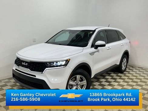 Used 2023 Kia Sorento LX AWD/4WD image 1