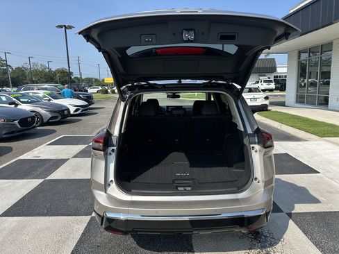 Used 2026 Nissan Rogue Platinum w/ Platinum Premium Package AWD/4WD image 5