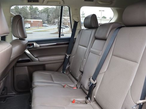 Used 2016 Lexus GX 460 Luxury image 12