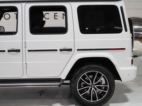 Used 2024 Mercedes-Benz G 550 image 35