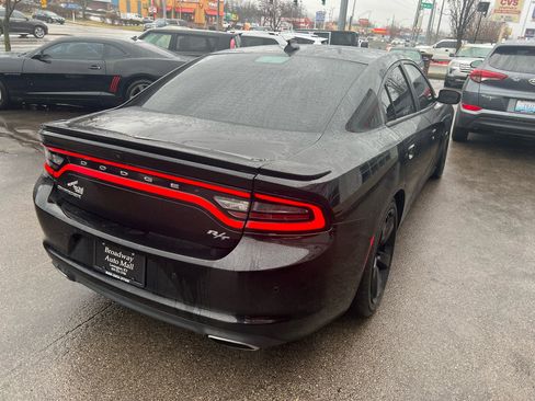 Used 2017 Dodge Charger R/T w/ Driver Confidence Group image 7