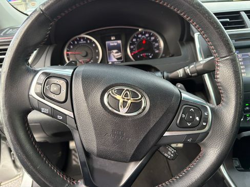 Used 2017 Toyota Camry SE FWD image 14