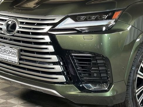 New 2025 Lexus LX 700h Luxury image 3