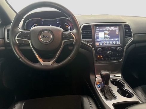 Used 2018 Jeep Grand Cherokee Altitude RWD image 28