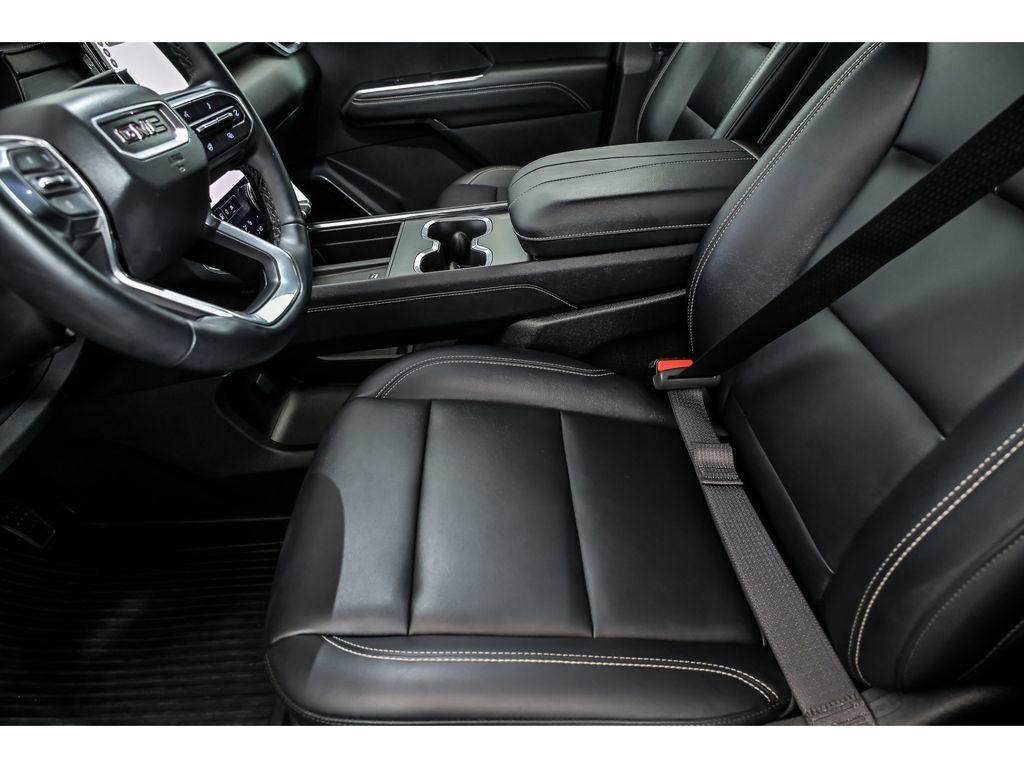 Used 2024 GMC Acadia Elevation w/ Luxury Package AWD/4WD image 13