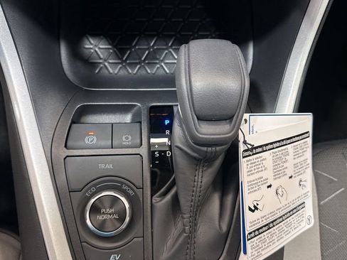 Used 2025 Toyota RAV4 XLE image 26