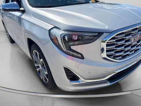 Used 2018 GMC Terrain Denali w/ Advanced Safety Package FWD image 2