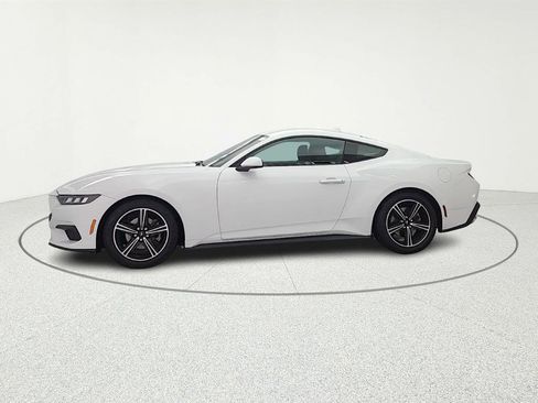 Used 2024 Ford Mustang Coupe image 4