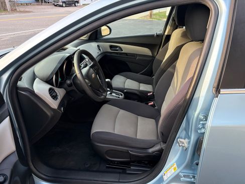 Used 2012 Chevrolet Cruze LS w/ Connectivity Package FWD image 9
