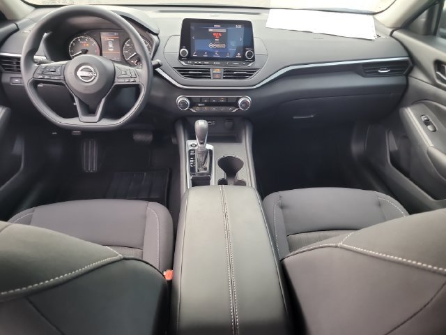 Used 2025 Nissan Altima 2.5 S FWD image 14