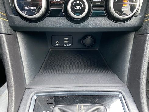 Used 2022 Subaru Crosstrek 2.5i Sport w/ Moonroof Package image 24