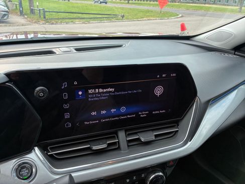 Used 2025 Chevrolet Trax LT image 20