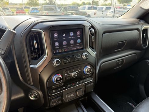 Used 2020 GMC Sierra 2500 AT4 w/ Technology Package AWD/4WD image 19