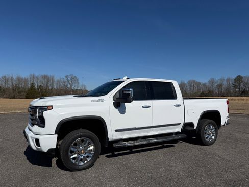 Used 2024 Chevrolet Silverado 3500 High Country w/ High Country Premium Package image 1