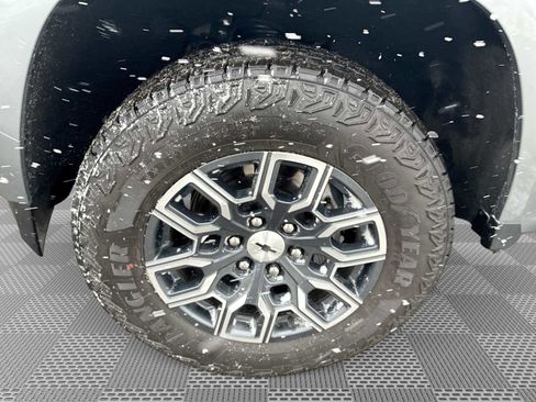 Certified 2024 Chevrolet Colorado Z71 w/ Z71 Convenience Package 2 image 33