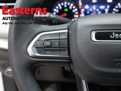 Used 2025 Jeep Compass Limited AWD/4WD image 15