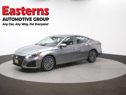 Used 2023 Nissan Altima 2.5 SV FWD image 56