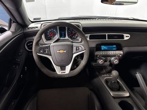 Used 2015 Chevrolet Camaro Z/28 RWD image 22