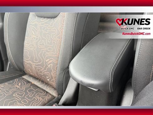 Used 2023 Jeep Renegade Latitude AWD/4WD image 25