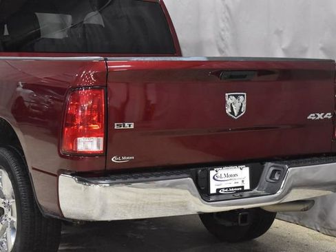 Used 2022 RAM 1500 Classic SLT image 9