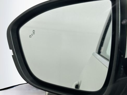 Used 2025 Nissan Pathfinder SV FWD image 16