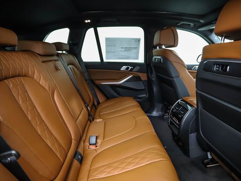 New 2026 BMW X5 xDrive40i w/ M Sport Package image 27