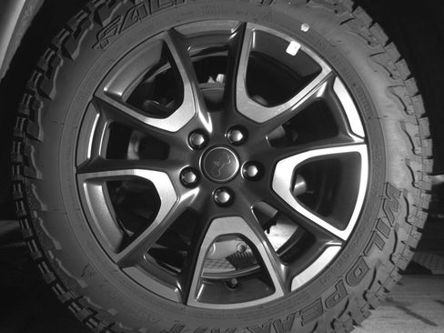 Used 2025 Jeep Compass Trailhawk image 11