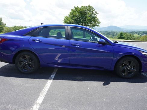 Used 2023 Hyundai Elantra SEL FWD image 8