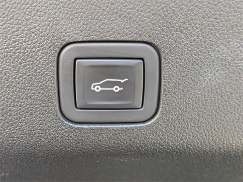 Certified 2023 Cadillac Escalade ESV V image 15