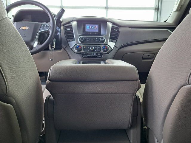 Used 2015 Chevrolet Suburban LS RWD image 27